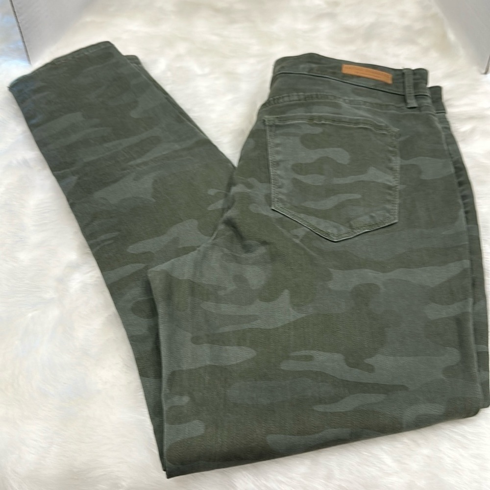 Social standard by sanctuary high-rise skinny camo jeans, size 10/30